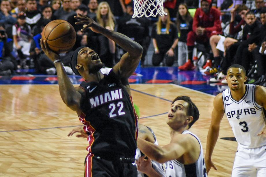 Miami Heat vence a San Antonio Spurs 111 a 101 en el juego de NBA