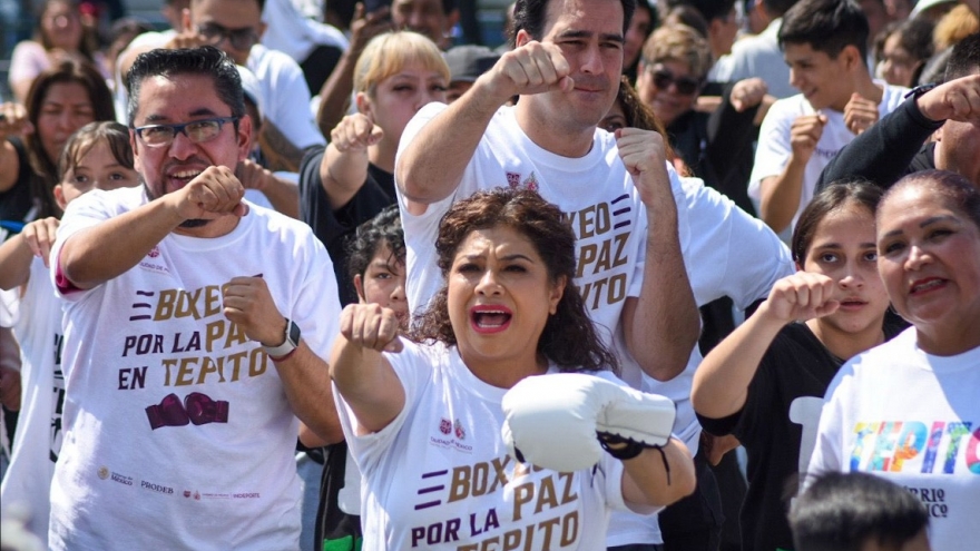 Clara Brugada lidera la segunda Clase Masiva "Boxeando por la Paz"